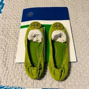 Tory Burch green suede ballet flats. 9.5 m